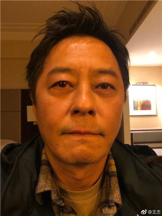 王杰只是不想参加《歌手2018》 却被网友羞辱怒駡
