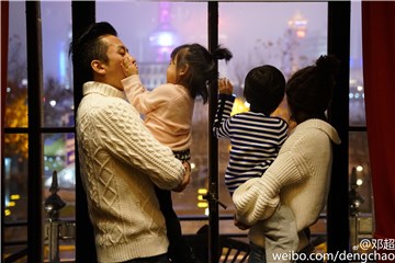 邓超新年要“异性相吸” 网友笑侃：小花内心是拒绝的