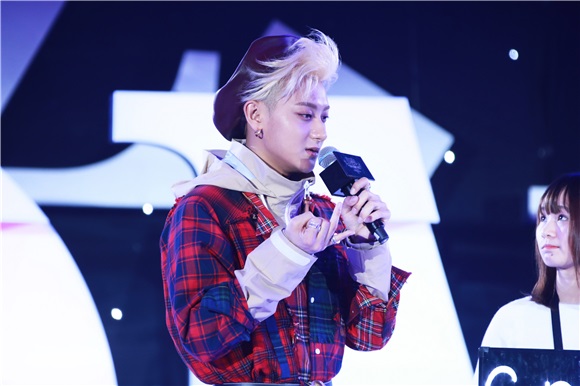 黄子韬兑现与歌迷的承诺启动巡演 首站4月30日北京开唱