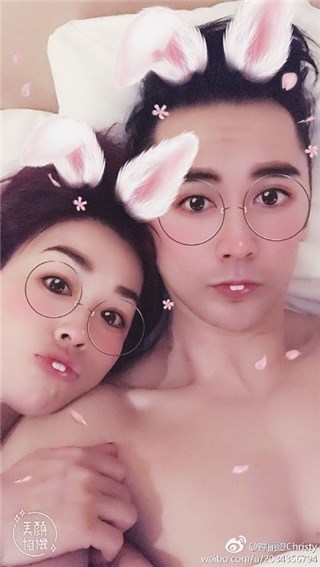 钟丽缇张伦硕po床照庆新婚 女儿高颜质辣身材胜过妈妈