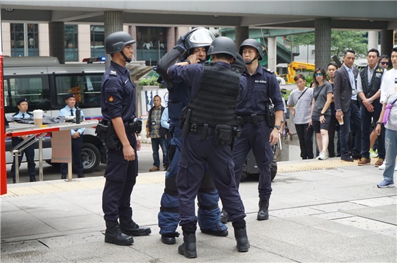 刘德华电影《拆弹专家》拍摄拆炸弹场面