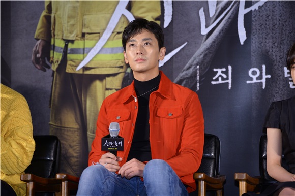 河正宇、车太贤等出席《与神同行》治作发布会