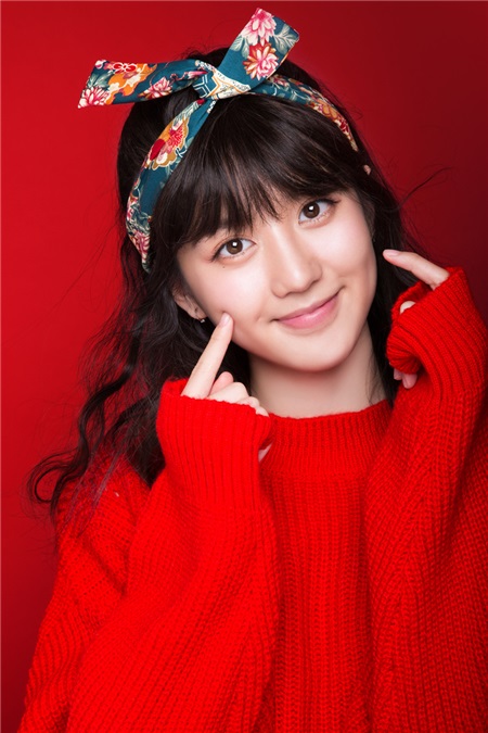 苹果女孩李凯馨圣诞大片 红红火火迎新年