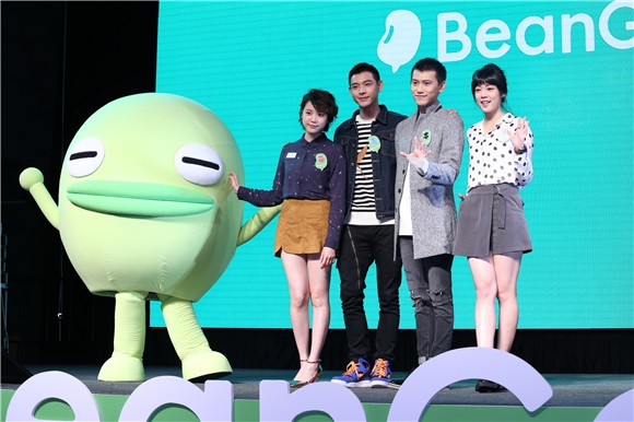SpeXial晨翔、邱翊橙、陈予希AND宇宙出席通讯软体上市发表会