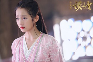 关晓彤泪眼婆娑