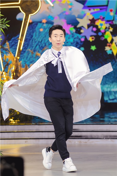 J.K.罗琳和埃迪·雷德梅恩亚洲综艺首秀 王嘉尔何炅首合体