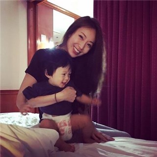 隋棠儿撞脸《恐龙当家》 Max吃东西模样超萌