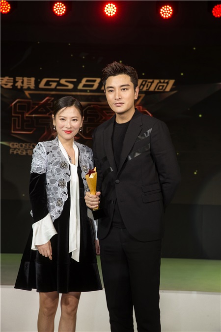 网易时尚跨界盛典隆重举办 李云迪贾玲分获年度大奖