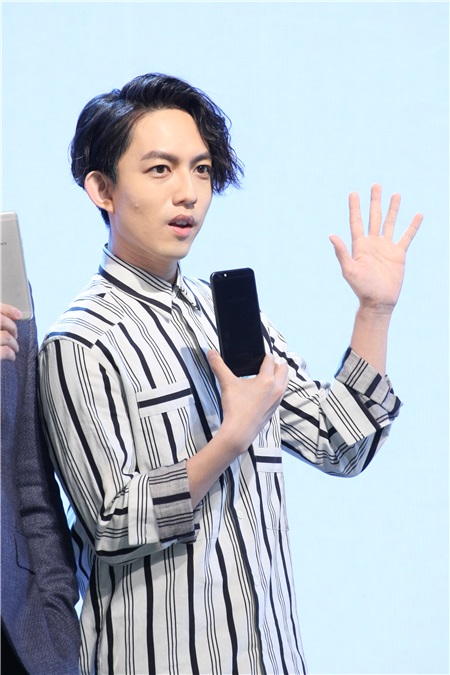 林宥嘉出席手机开幕记者会