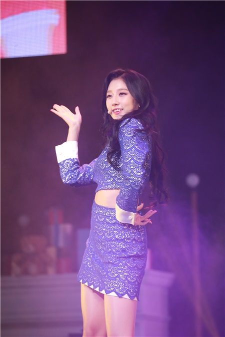 女团Lovelyz在首尔BLUE SQUARE举行了第四张迷你专辑《Fall in Lovelyz》媒体SHOW CASE