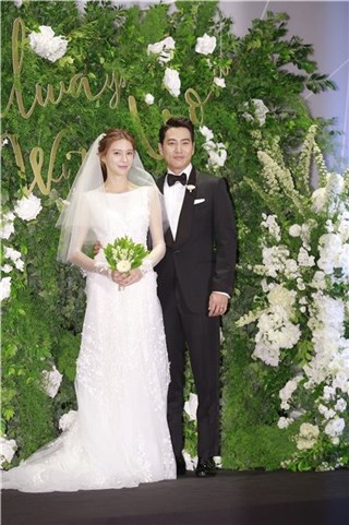 〈Yes首尔现场〉韩国演员朱相昱与车艺莲今天幸福结婚 想生五个孩子