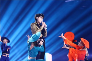 黄子韬表演