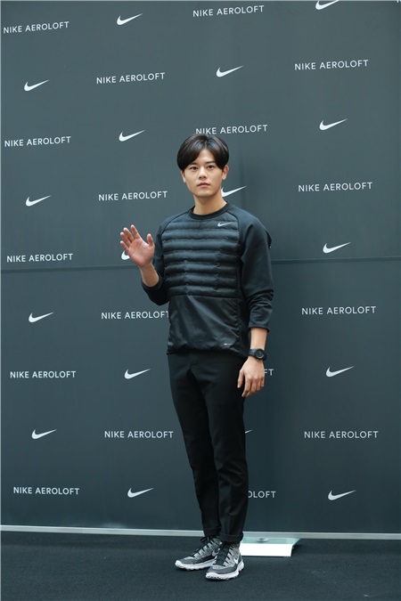 林周焕、李廷镇等出席NIKE新店开幕 各个运动装扮展现充满活力
