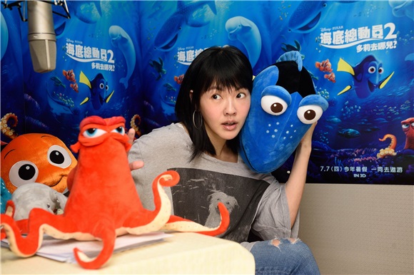小S偕女儿配音 《海底总动员2》成一家4女代表作