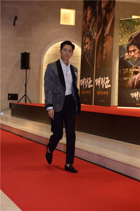 〈Yes首尔现场〉《代立军》海外版权销售佳 李政宰、吕珍九等出席试映会