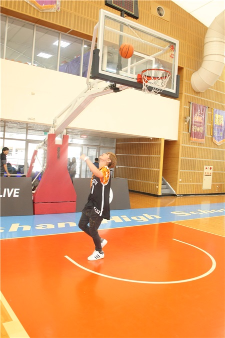 鼓鼓出席NBA球星见面会