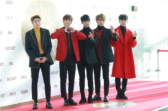 第31届金唱片大赏唱片部门颁奖典礼 Seventeen、I.O.I、防弹少年团等亮相红毯仪式
