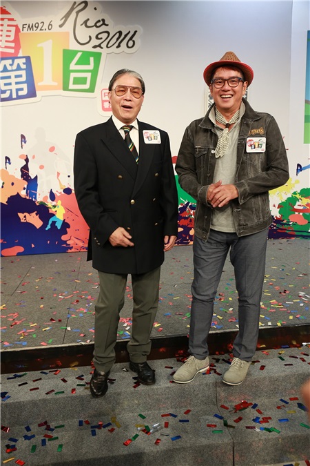谭咏麟、霍震霆为奥运节目启动礼揭幕