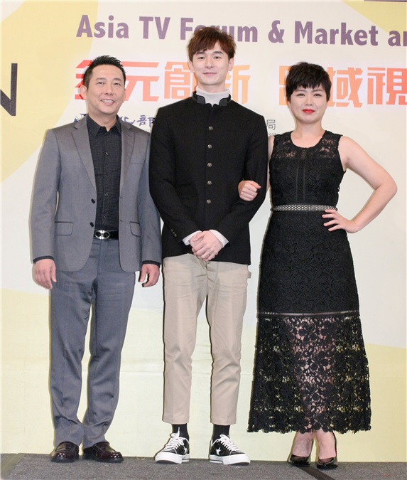 何润东、杨晴等出席「2017 年新加坡亚洲电视论坛及内容交易市场暨新加坡影汇市场展行前记者会」