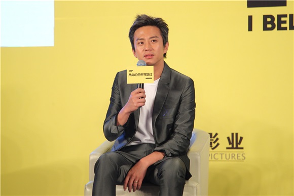 邓超片场文艺「老司机」切换自如 深情表白「陈末」