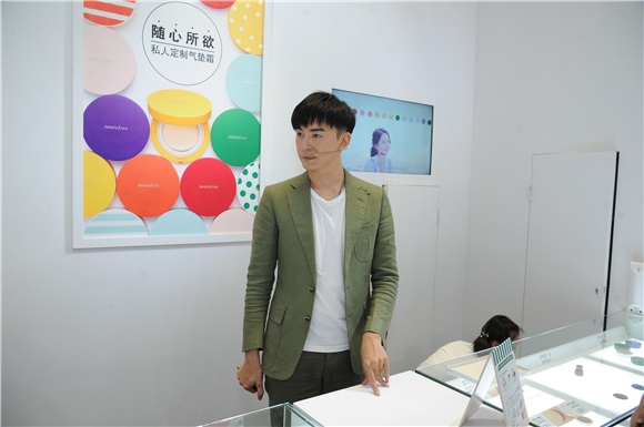 郑元畅绿西装森系美男 任一日店长皮肤超好