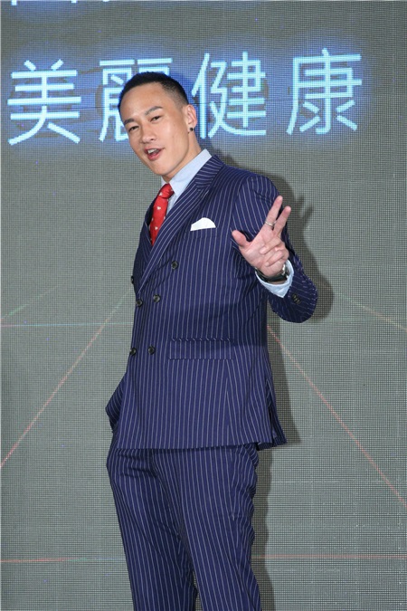 何润东出席医美品媒体茶会