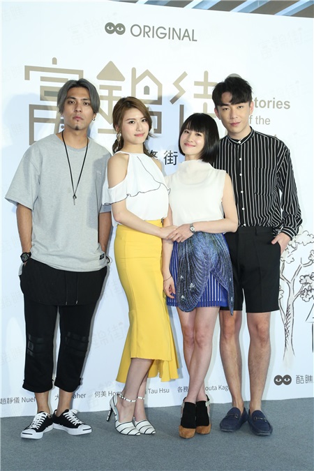 连俞涵、森竣、嘎嘎、钮钮、高隽雅等出席戏剧《富锦街-这条街上的那些故事》首映会