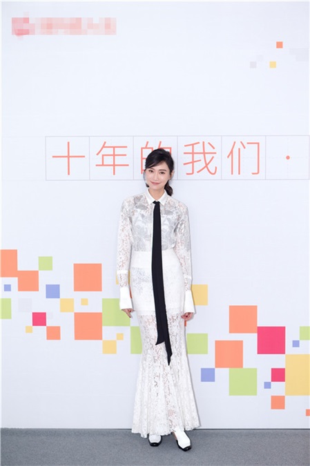李斯羽现身帅气优雅兼具 同框李宇春萌点十足