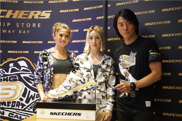 郑伊健与周秀娜出席《SKECHERS旗舰店开幕》