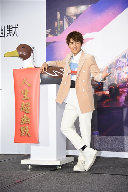 吴克羣出席新专辑发片会