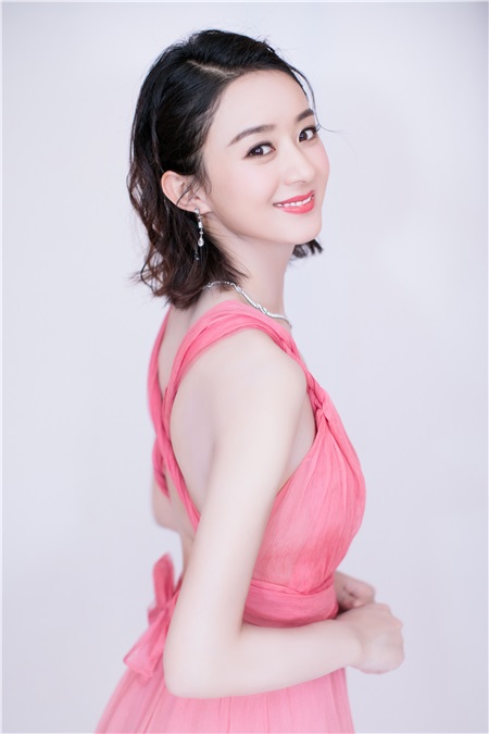 《西游记女儿国》全球首映礼人气爆棚 赵丽颖穿粉色礼裙春意满满
