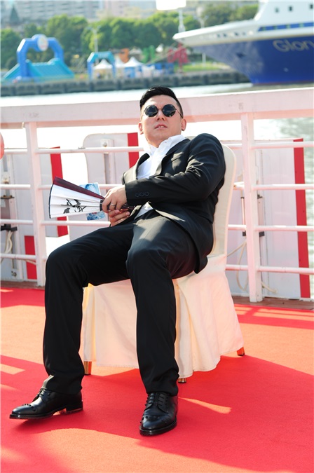 葛优、闫妮《罗曼蒂克消亡史》豪华阵容 章子怡复出黑色装扮不掩腰围发福