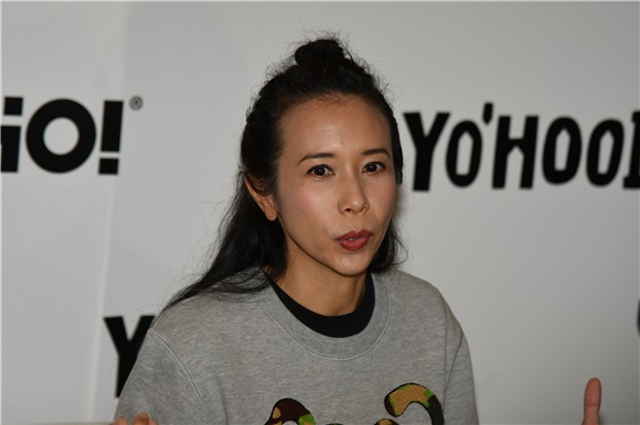 莫文蔚、黄伟文等现身「YO’HOOD全球潮流新品嘉年华」后台