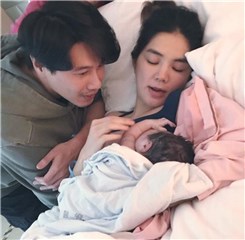(赖斯翔看劲宝的表情超有爱)