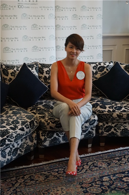梁咏琪出席梅夫人妇女会百周年历史图片展