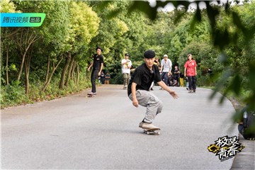 王珞丹战队冲山速降