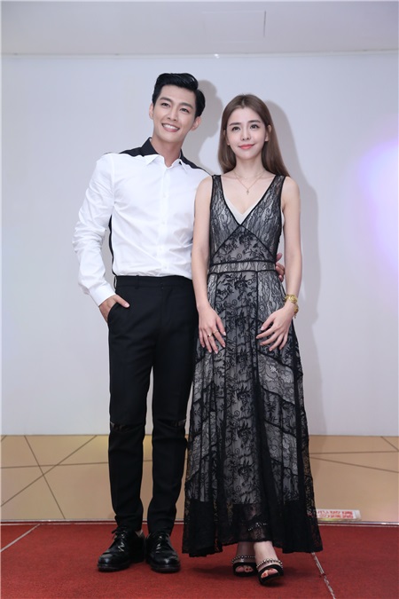 李毓芬《是我不够好》庆功见面会 炎亚纶出席力挺