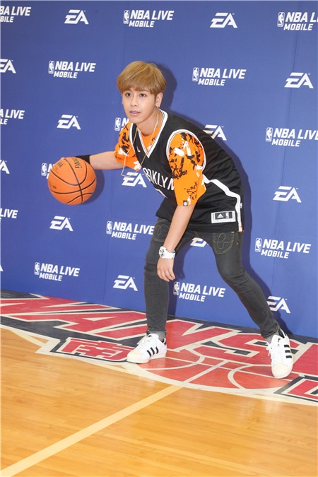 鼓鼓出席NBA球星见面会