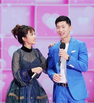 马龙牵手蔡依林深情对唱 全程带笑超幸福