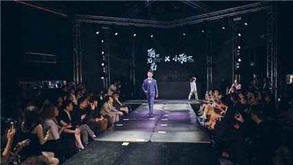(图为:骑士品牌发布会现场图)