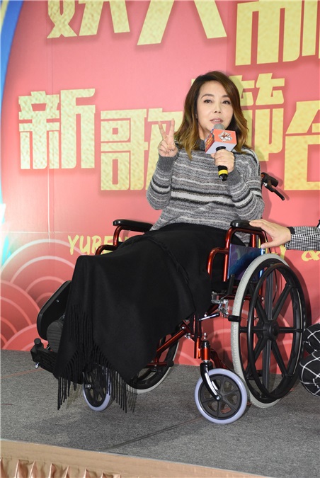 黄子佼、辛晓琪出席娱人制造新歌发布会