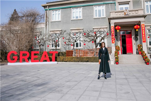 Angelababy任英国友好大使会见英国首相 推进传播中英文化