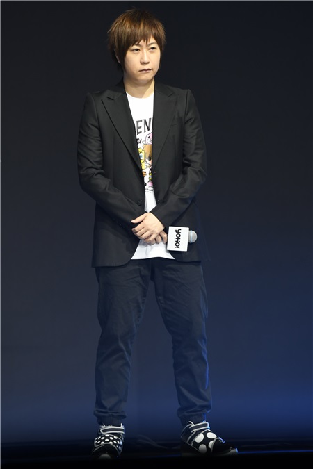〈Yes上海现场〉阿信、林俊杰助阵潮牌嘉年华 莫文蔚棒球帽+运动装利落帅气