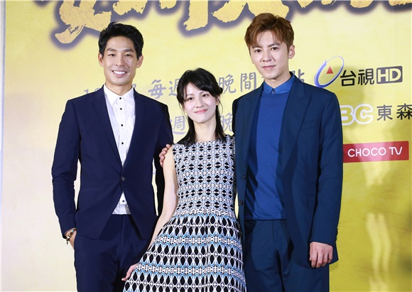 李国毅、连俞涵等出席《如朕亲临》首映记者会