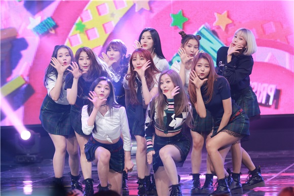 男团MonstaX、女团PRISTIN、EXID、GFriend在MBC《SHOWCHAMPION》中带来精彩舞台