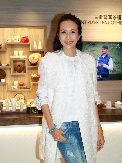 〈Yes 香港现场〉莫文蔚呼吁爱环境重环保 老公热情学中文望夫妻旅行
