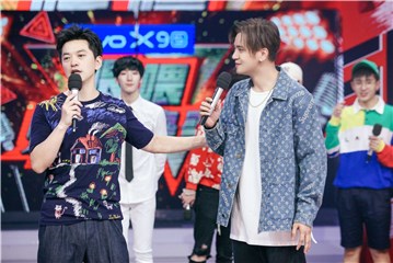 李健发射爱心光波遭何炅吐槽是哑炮