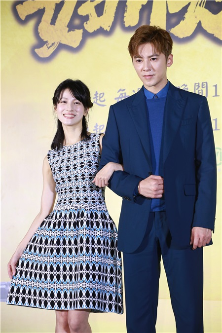 李国毅、连俞涵等出席《如朕亲临》首映记者会