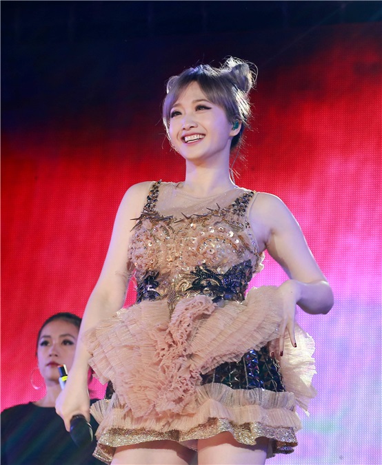 Selina、任家萱、林俊杰等参加2016新北市欢乐耶诞城《巨星耶诞演唱会》