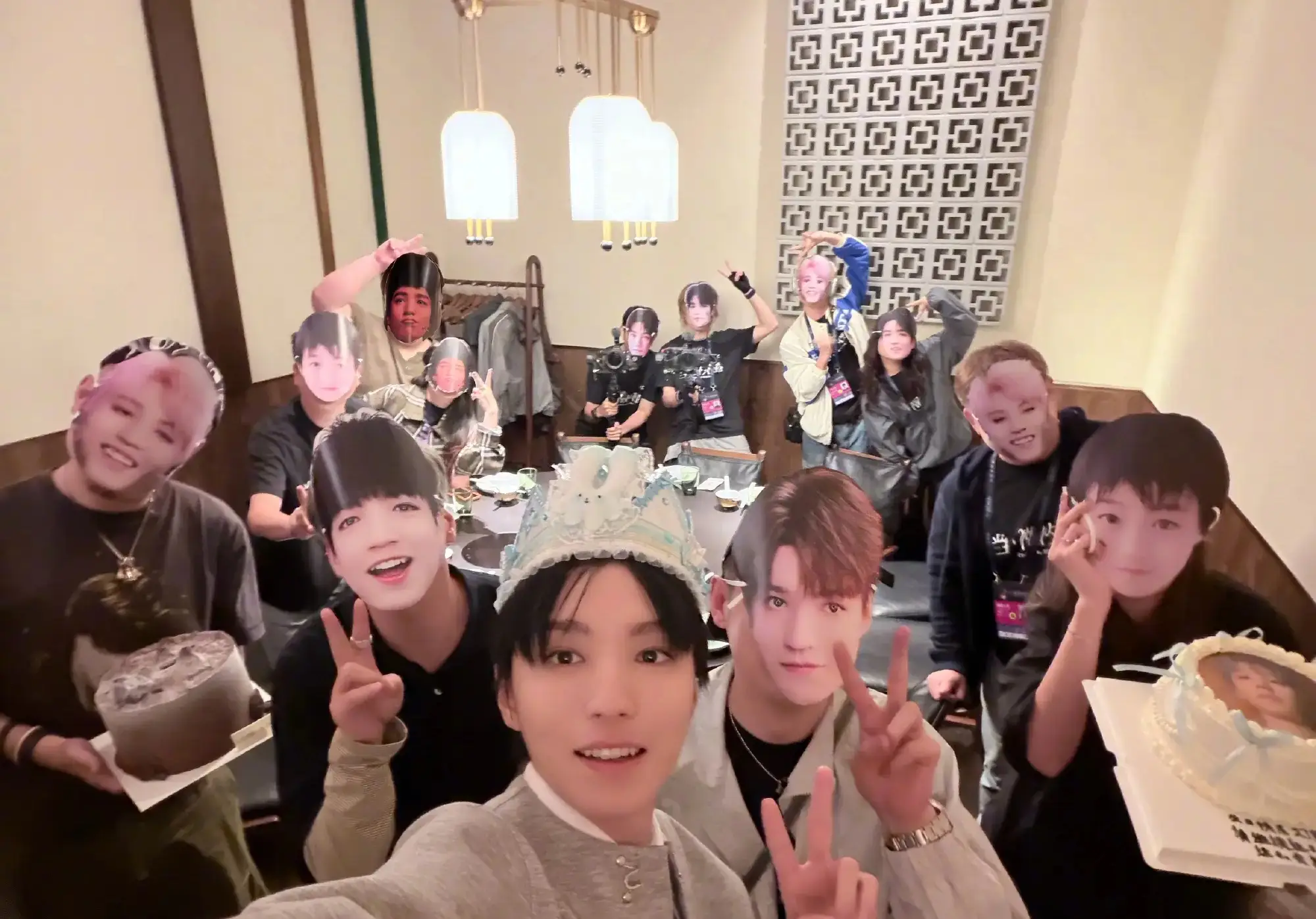 王俊凱迎來27歲生日 王源易烊千璽暖心送祝福延續多年兄弟情